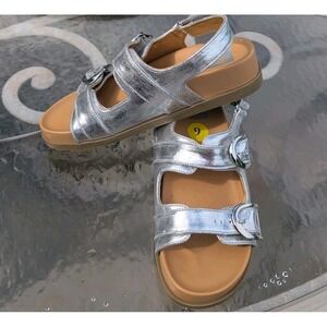 Dolce Vita Women's Alameda Sandal Silver Size 9 Buckle, Hook & Loop Comfort EUC